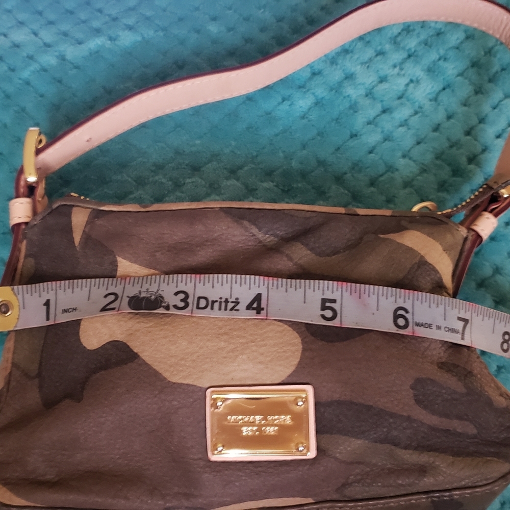 RARE: Mini grayson camo Michael Kors satchel - Picture 2 of 8
